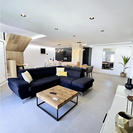 Serendipity House Вилла *