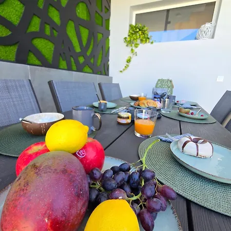 Serendipity House Вилла *